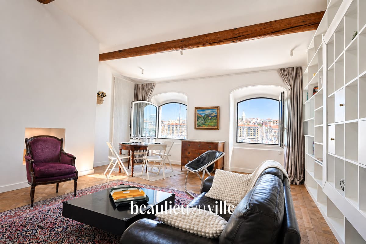 EXCLUSIVITE - VIEUX PORT - DUPLEX T3/4 - VUE VIEUX PORT - 645 000€ - 2