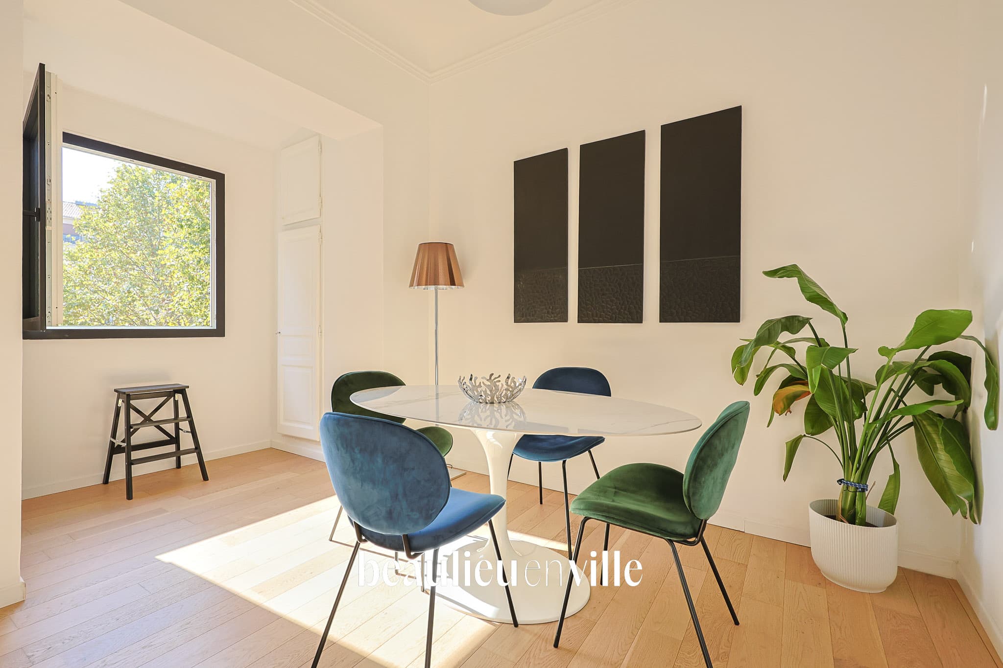 CASTELLANE/PERRIER - APPARTEMENT T3 - TRAVERSANT - DERNIER ETAGE - 4