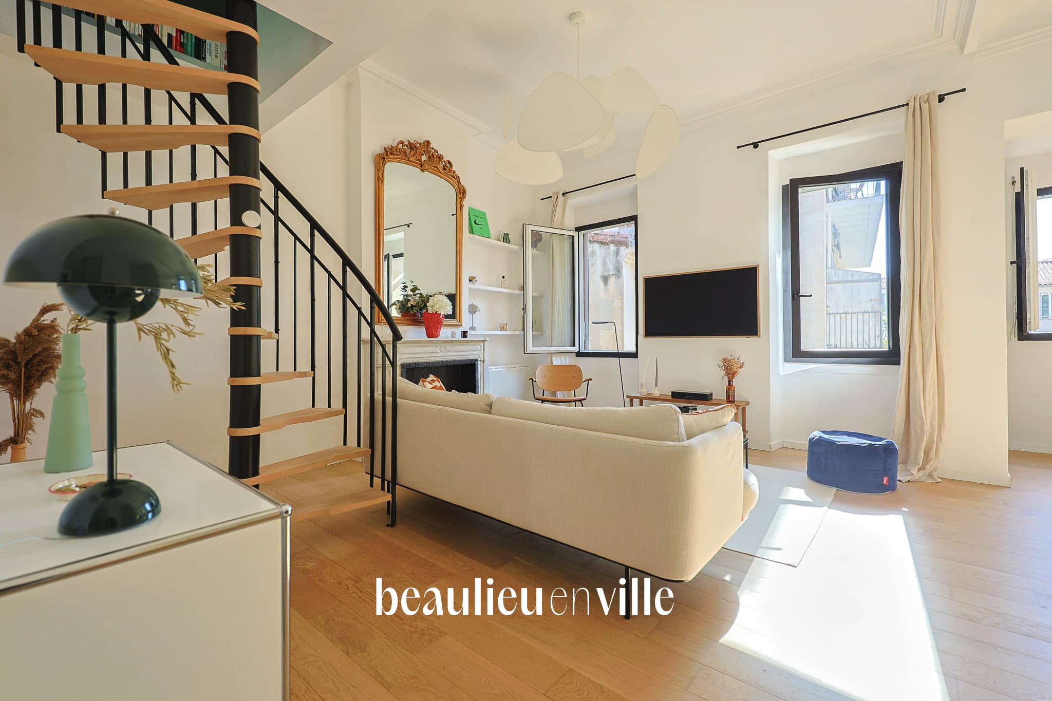 CASTELLANE/PERRIER - APPARTEMENT T3 - TRAVERSANT - DERNIER ETAGE - 3