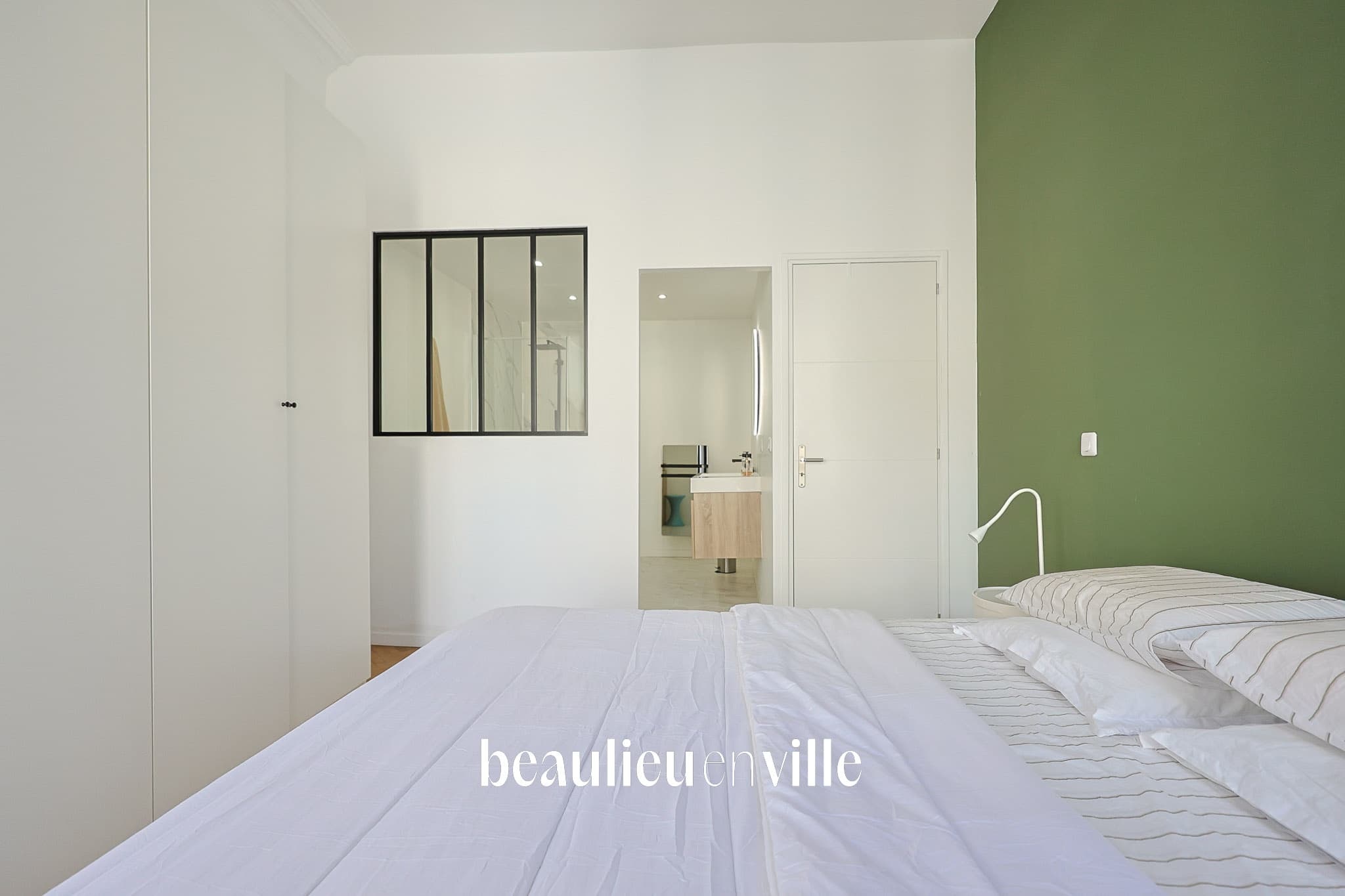 CASTELLANE/PERRIER - APPARTEMENT T3 - TRAVERSANT - DERNIER ETAGE - 7