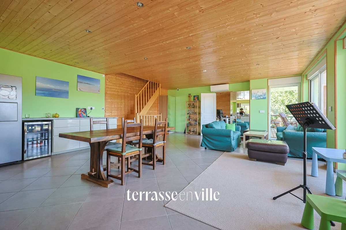 Les Trois-Lucs - 13012 - Maison contemporaine - 10 pièces - 290 m2 - Terrain 1 200 m2 - Piscine - 870 000€ - 6