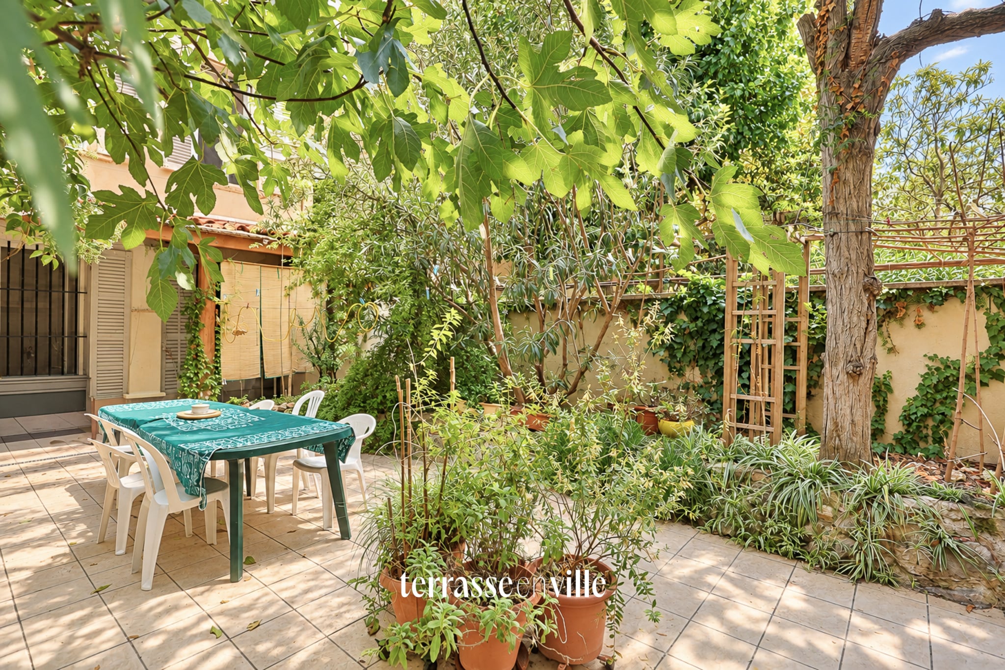 EXCLUSIVITÉ - NOTRE DAME DU MONT - REZ-DE-JARDIN A RENOVER - 595 000 €
