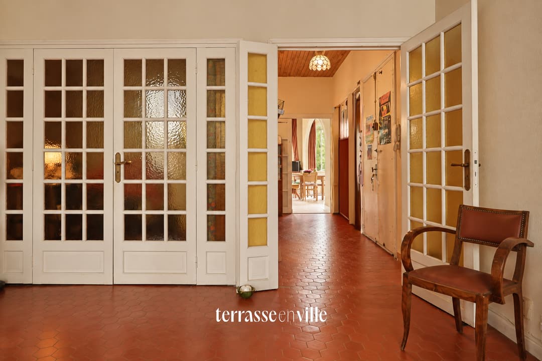EXCLUSIVITÉ - NOTRE DAME DU MONT - REZ-DE-JARDIN A RENOVER - 595 000 €