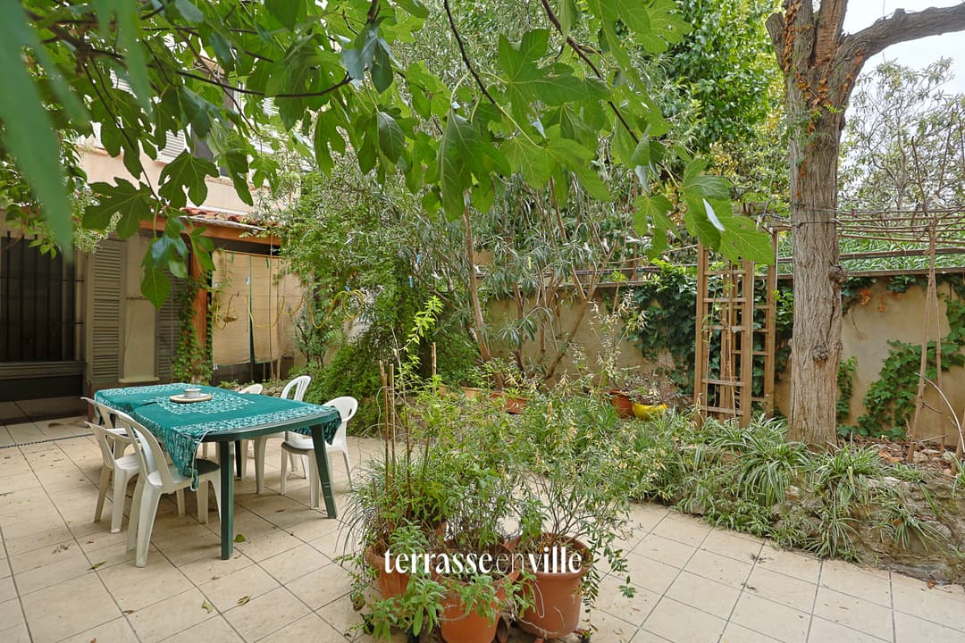 EXCLUSIVITÉ - NOTRE DAME DU MONT - REZ-DE-JARDIN A RENOVER - 595 000 €