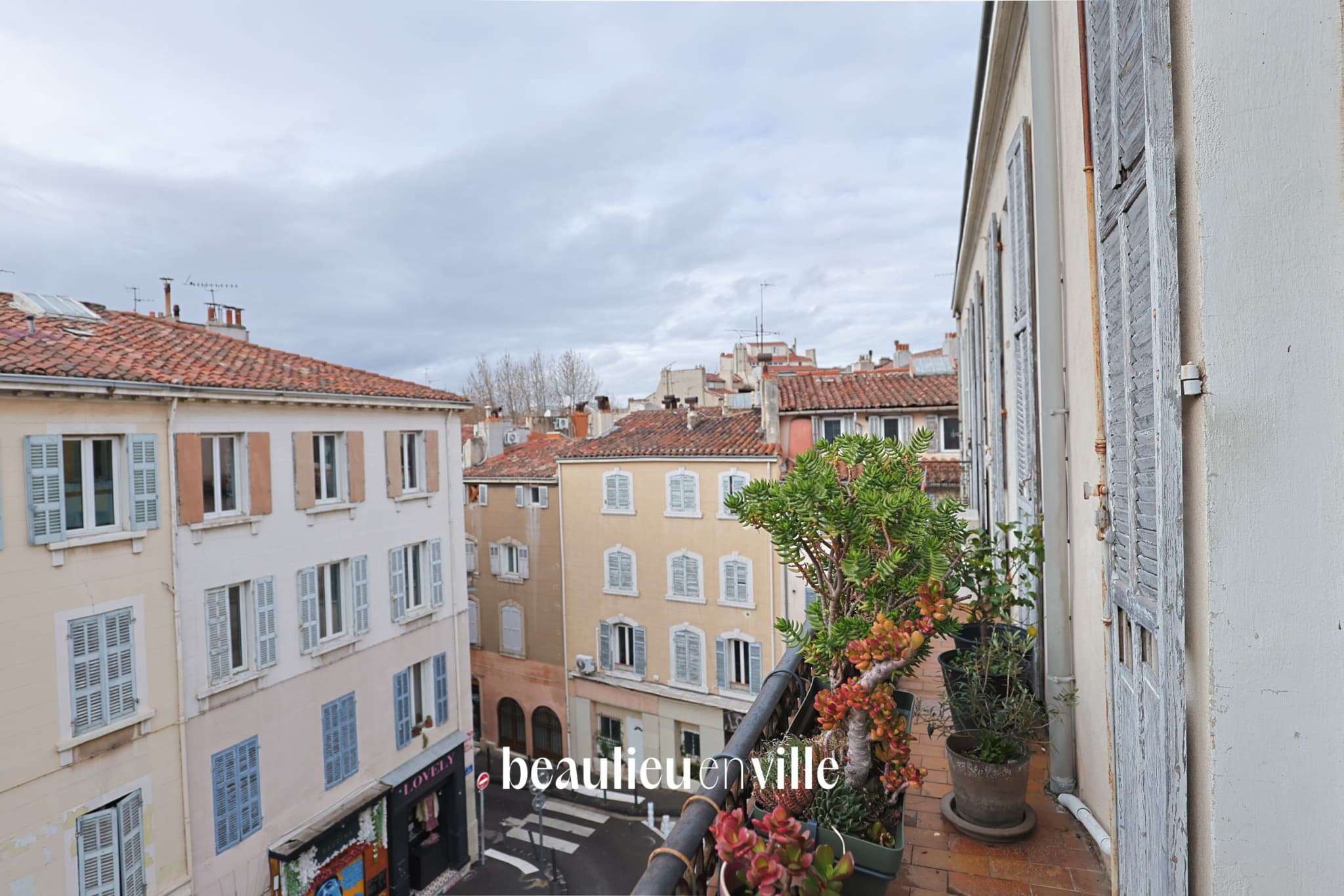 EXCLUSIVITÉ - NOTRE DAME DU MONT - DERNIER ETAGE - T3 - BALCON - 290 000 EUROS - 7
