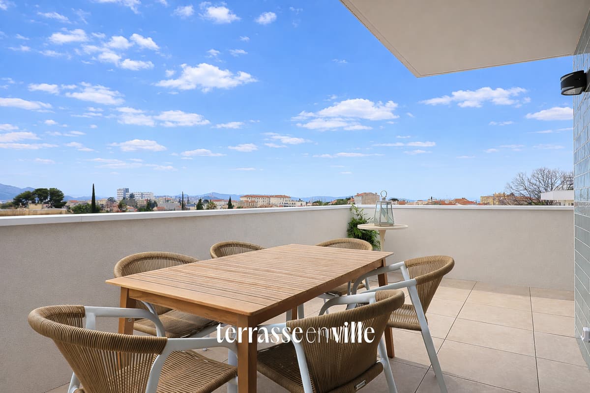MONTOLIVET 13012 - DUPLEX T5 150M2 - DERNIER ETAGE - TERRASSES 74M2 - GARAGES EN SUS - 799 000€ - 2