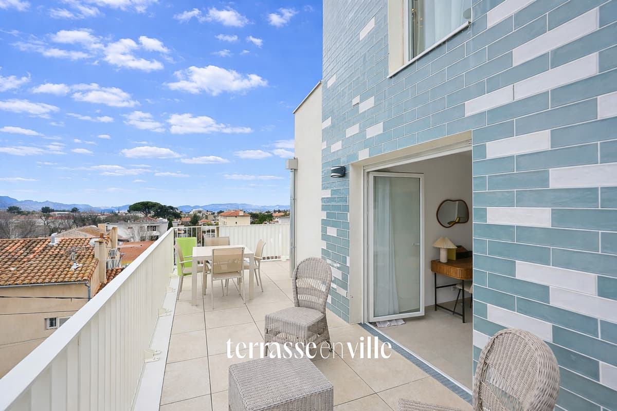 MONTOLIVET 13012 - DUPLEX T5 150M2 - DERNIER ETAGE - TERRASSES 74M2 - GARAGES EN SUS - 799 000€ - 3