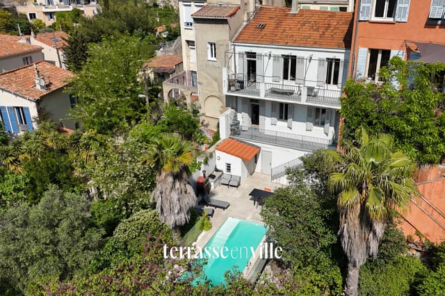 ROUCAS-BLANC MAISON - VUE TERRASSE JARDIN PISCINE 1 200 000 €