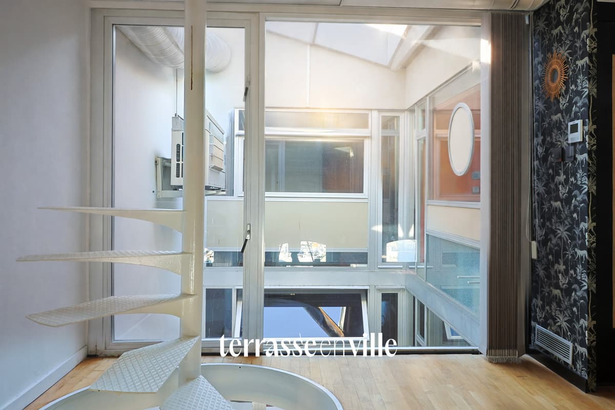 EXCLUSIVITE - VIEUX PORT - T3 148m2 - PATIO 10m2 - VUE VIEUX PORT- 750 000€ - 7