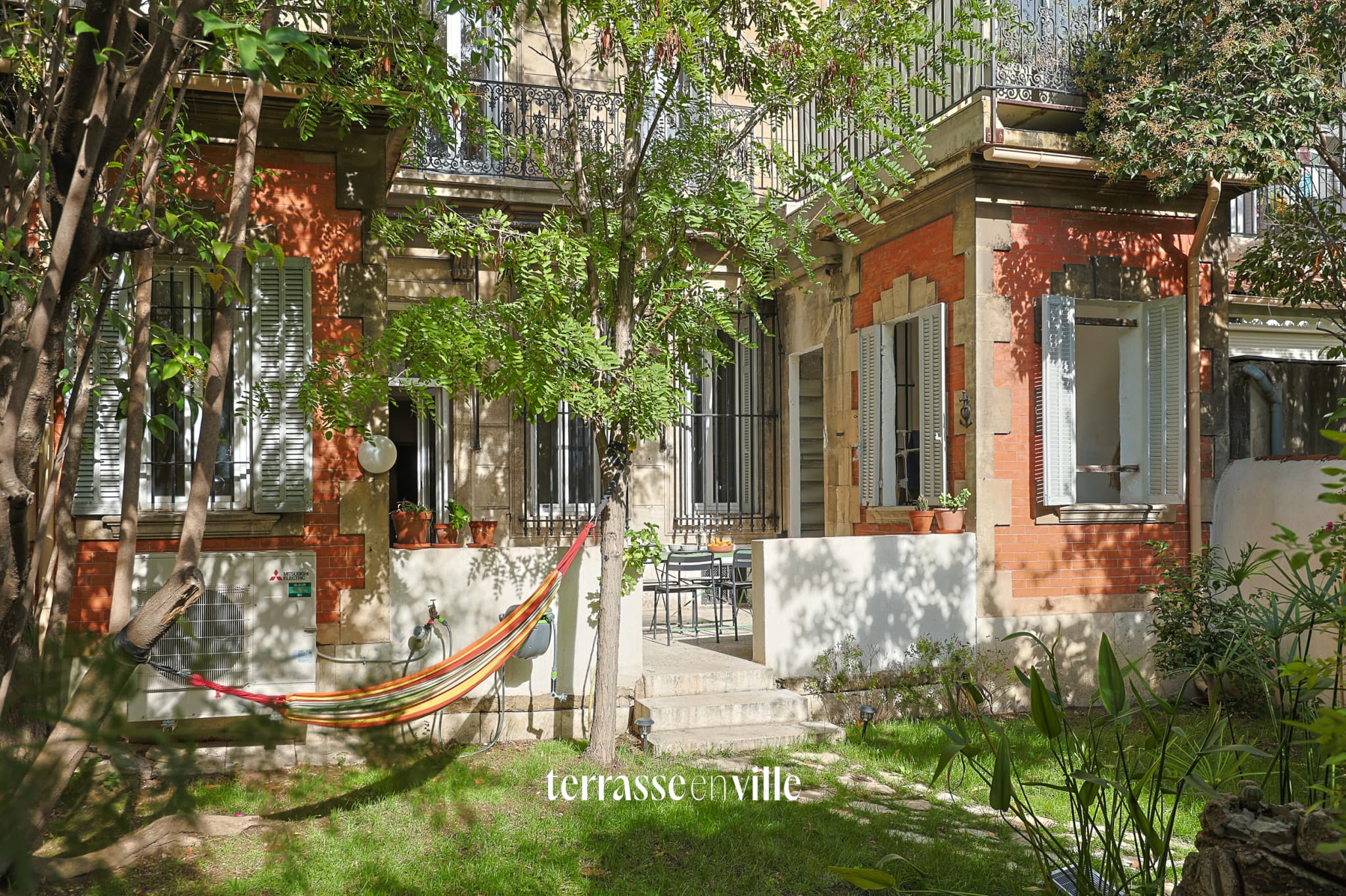 EUGENE-PIERRE - T4 ESPRIT MAISON - TERRASSE - JARDIN - 649 000€ - 2