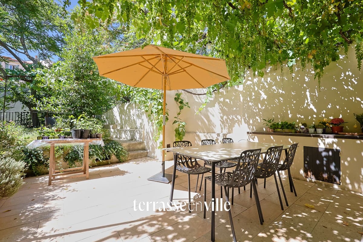 EXCLUSIVITE - PLACE ST EUGENE MAISON TERRASSE JARDIN - 750 000€ - 1