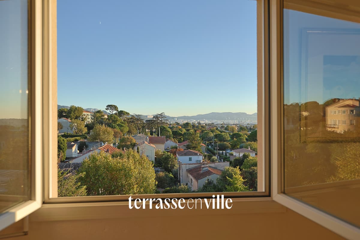 EXCLUSIVITE - 13012 - MONTOLIVET - DERNIER ETAGE - T3 - TERRASSES - VUE MER - 380 000€ - 4