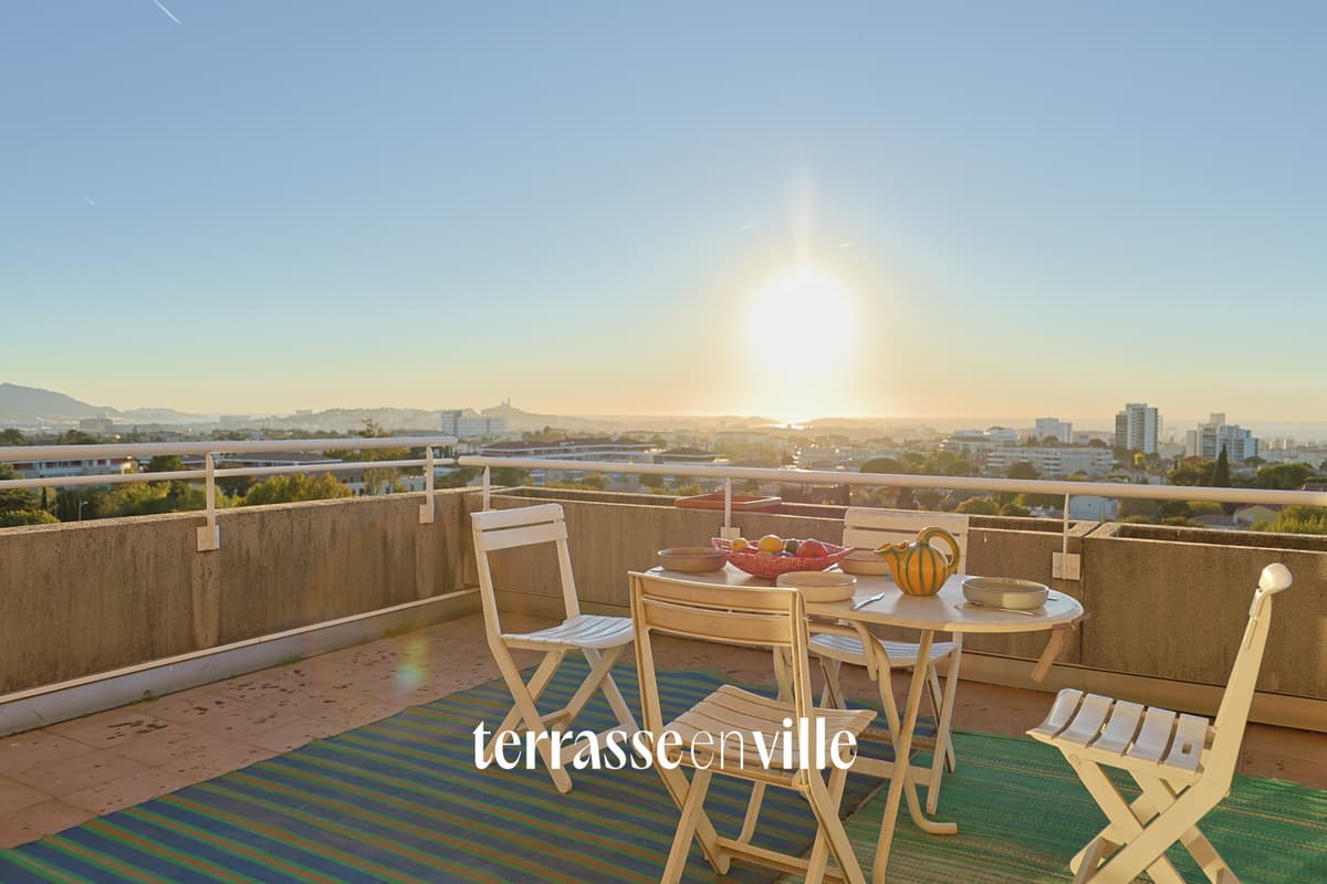 EXCLUSIVITE - 13012 - MONTOLIVET - DERNIER ETAGE - T3 - TERRASSES - VUE MER - 380 000€