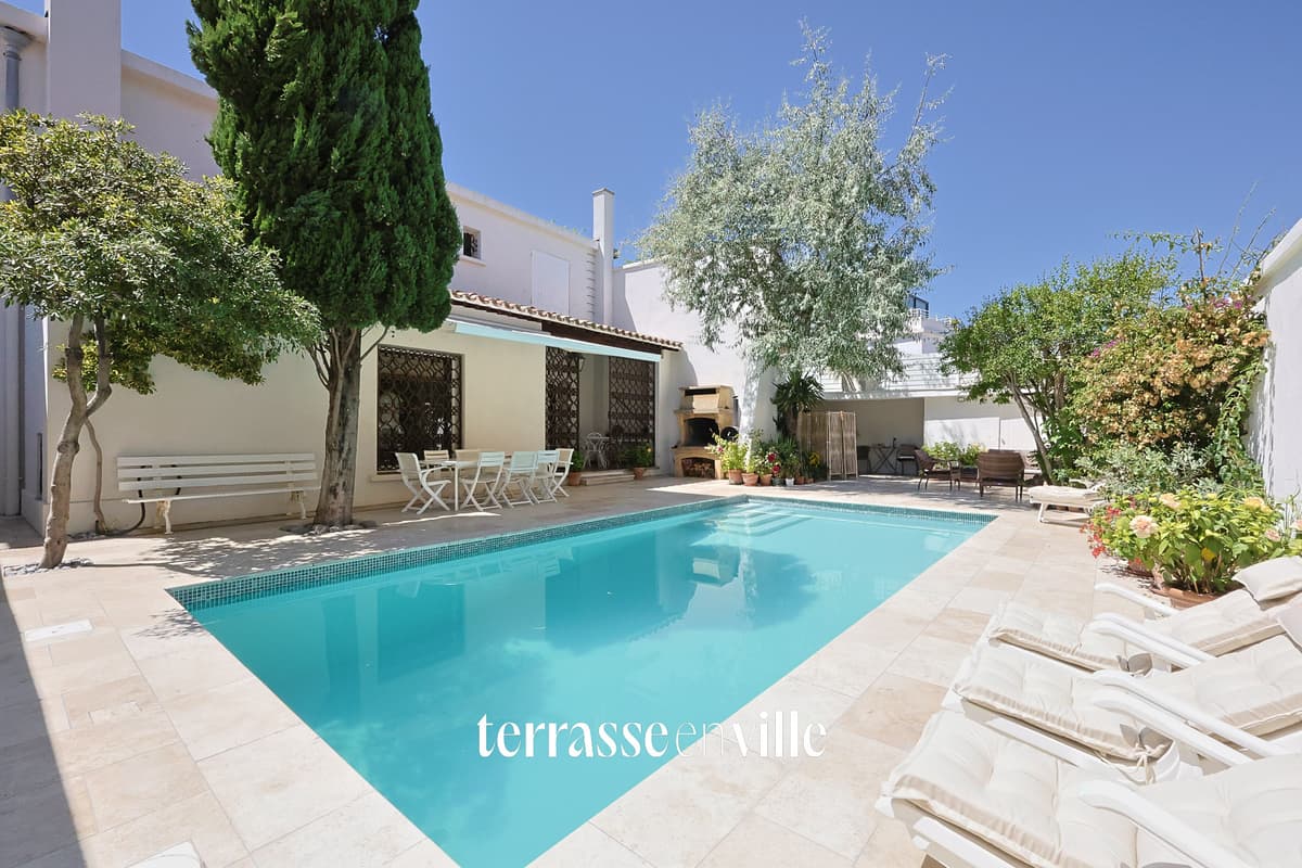 POINTE ROUGE - MAISON - 300M2 - JARDIN - PISCINE - GARAGES - 2 080 000 € - 7