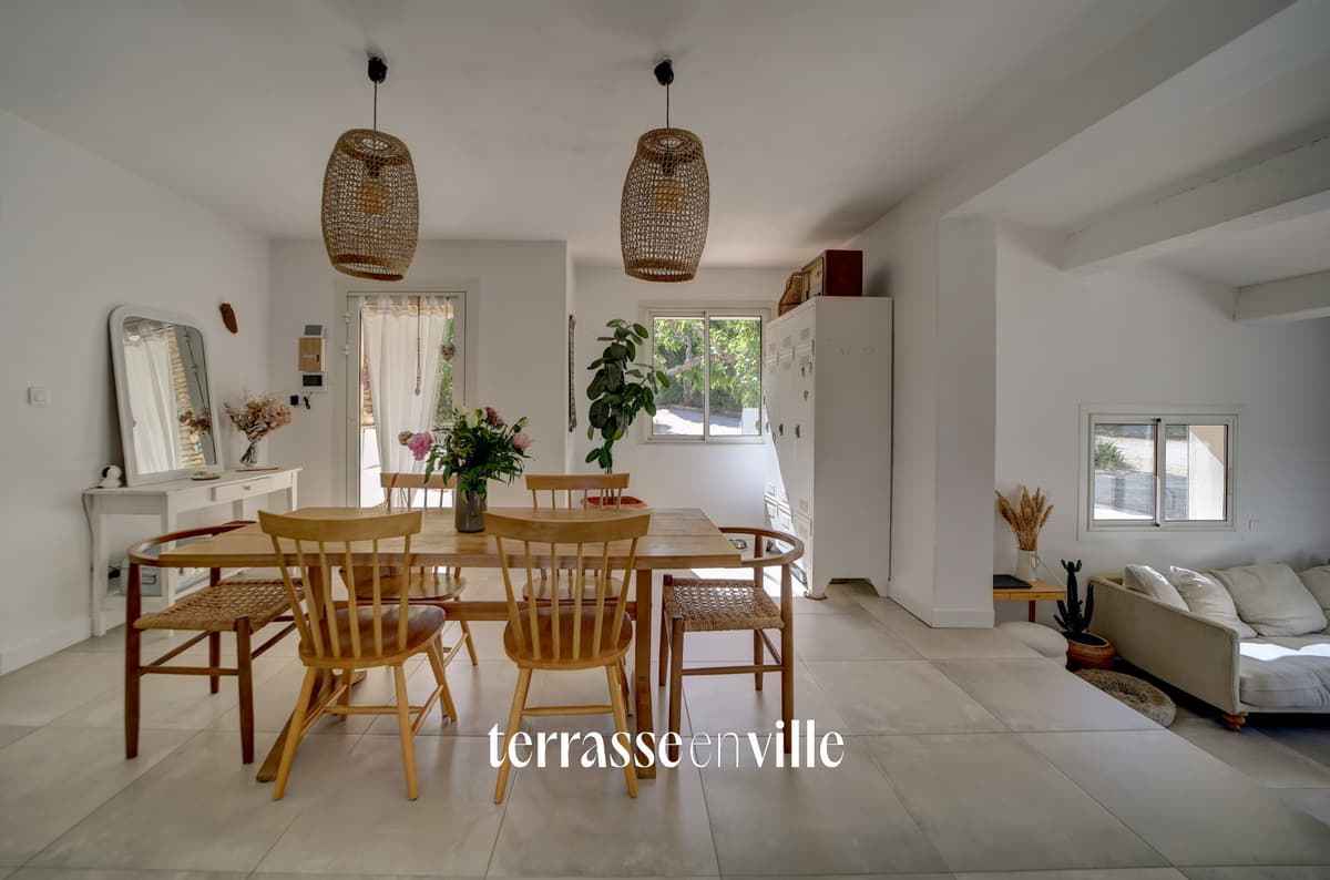 ST CYR-SUR-MER - VILLA FAMILIALE T5 RÉNOVÉE - JARDIN 2100 M2 - PISCINE - GARAGE - 850 000 € - 7
