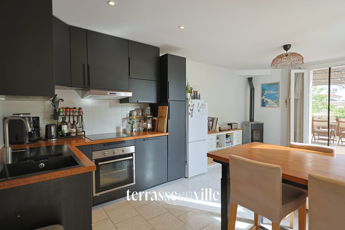 T2 - 53M2 - TERRASSE - JARDIN - PARKING - CAVE - 2