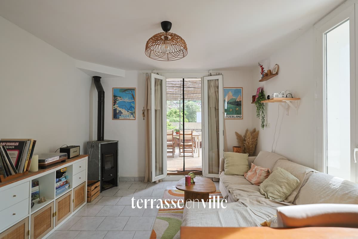T2 - 53M2 - TERRASSE - JARDIN - PARKING - CAVE - 3