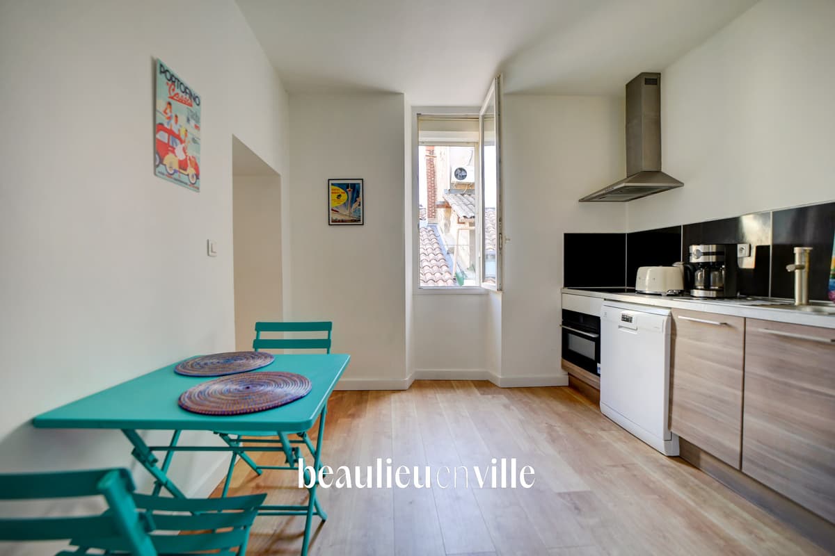 CHARMANT T2 - COEUR DE VILLE - 40M2 - PROCHE PORT ET PLAGES - PARFAIT ETAT - 179 000€ - 4