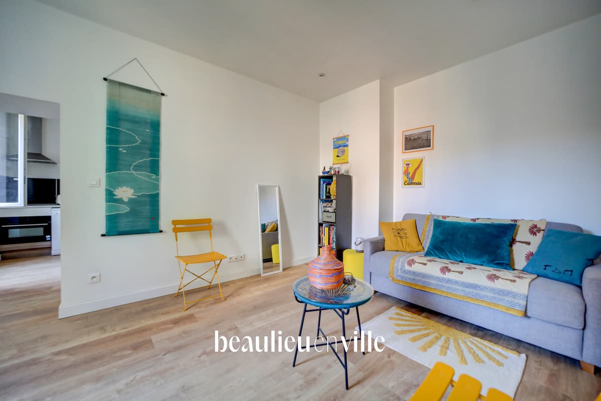 CHARMANT T2 - COEUR DE VILLE - 40M2 - PROCHE PORT ET PLAGES - PARFAIT ETAT - 179 000€