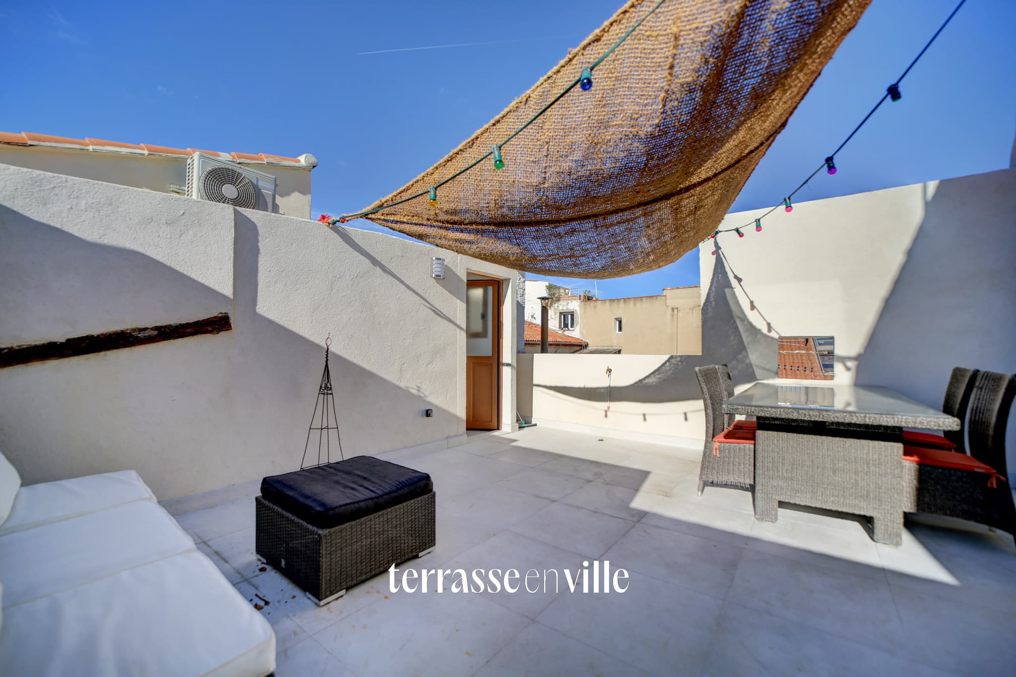 EXCLUSIVITÉ - LA CIOTAT - CENTRE HISTORIQUE - APPARTEMENT T2/3 62M2 - TERRASSE 24M2- VUE MER - 365 000€ - 3