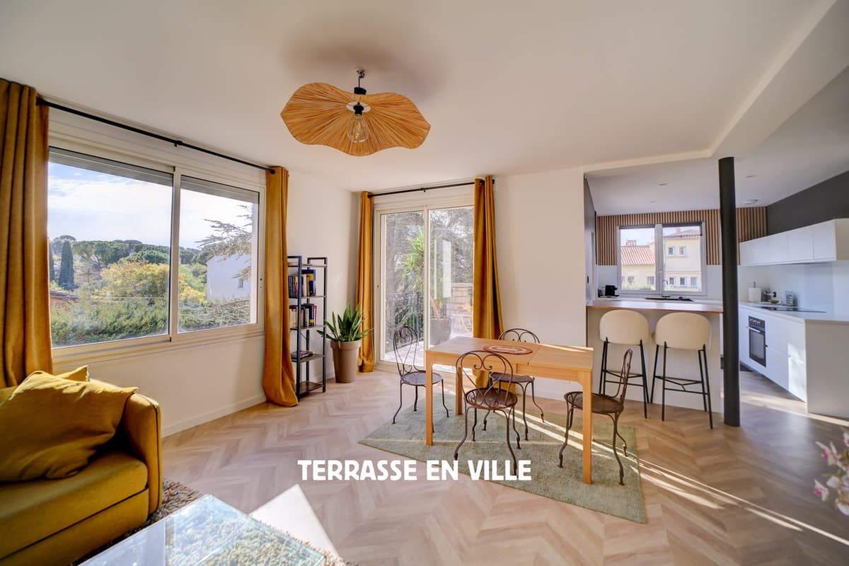 LA CIOTAT - ST JEAN - BEAU DUPLEX T5/6 - TERRASSE - JARDIN - PARKING - 495 000 € - 2