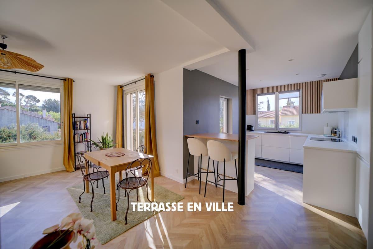 LA CIOTAT - ST JEAN - BEAU DUPLEX T5/6 - TERRASSE - JARDIN - PARKING - 495 000 € - 3