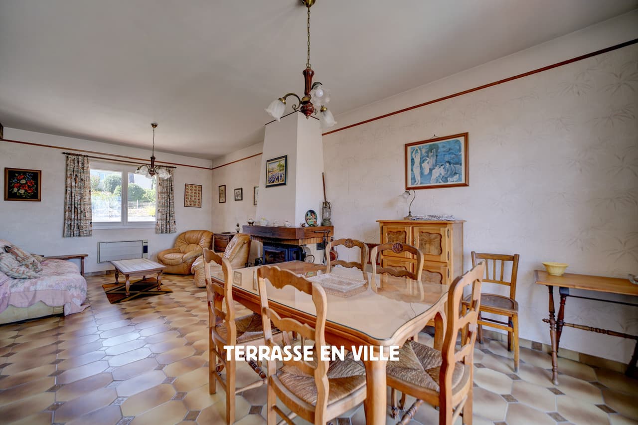 LA CIOTAT - MAISON - 129 M2 - JARDIN - PISCINE - PARCELLE 550M2 - VUE MER - 650 000 € - 4