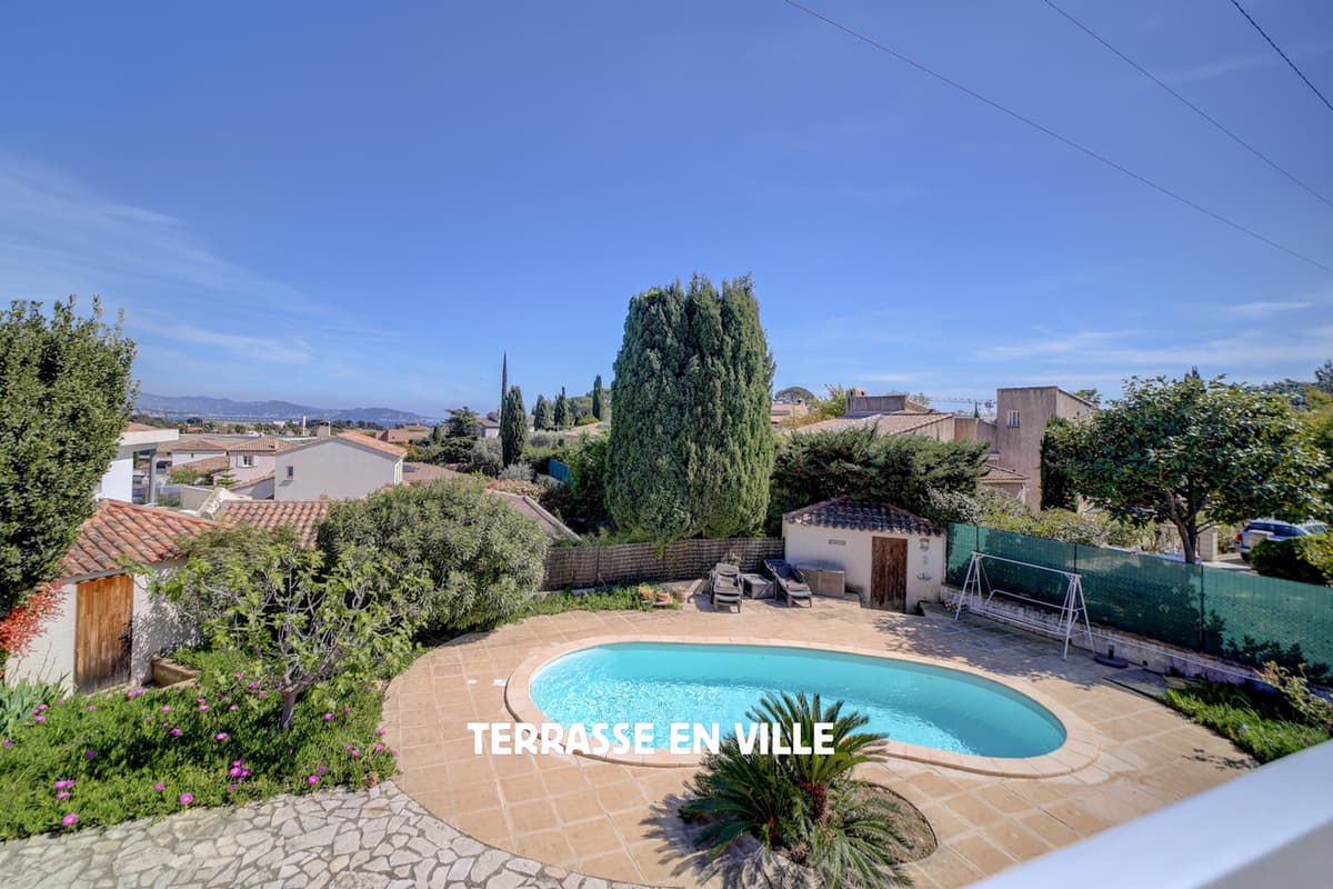 LA CIOTAT - MAISON - 129 M2 - JARDIN - PISCINE - PARCELLE 550M2 - VUE MER - 650 000 €