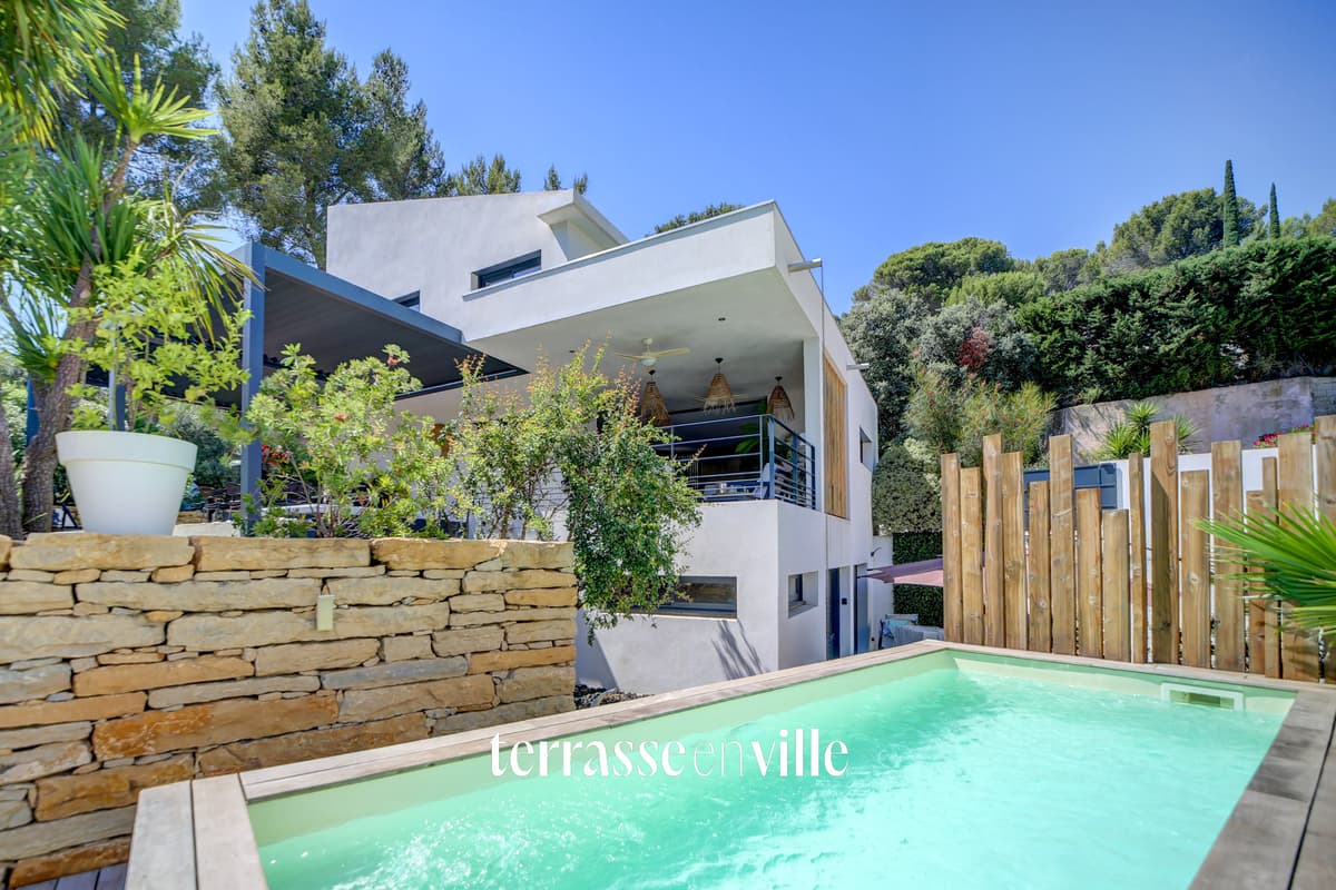 GÉMENOS - VILLAGE A PIED - VILLA D'ARCHITECTE T5 185M2 - DÉPENDANCE - CALME - 1 090 000 € - 5