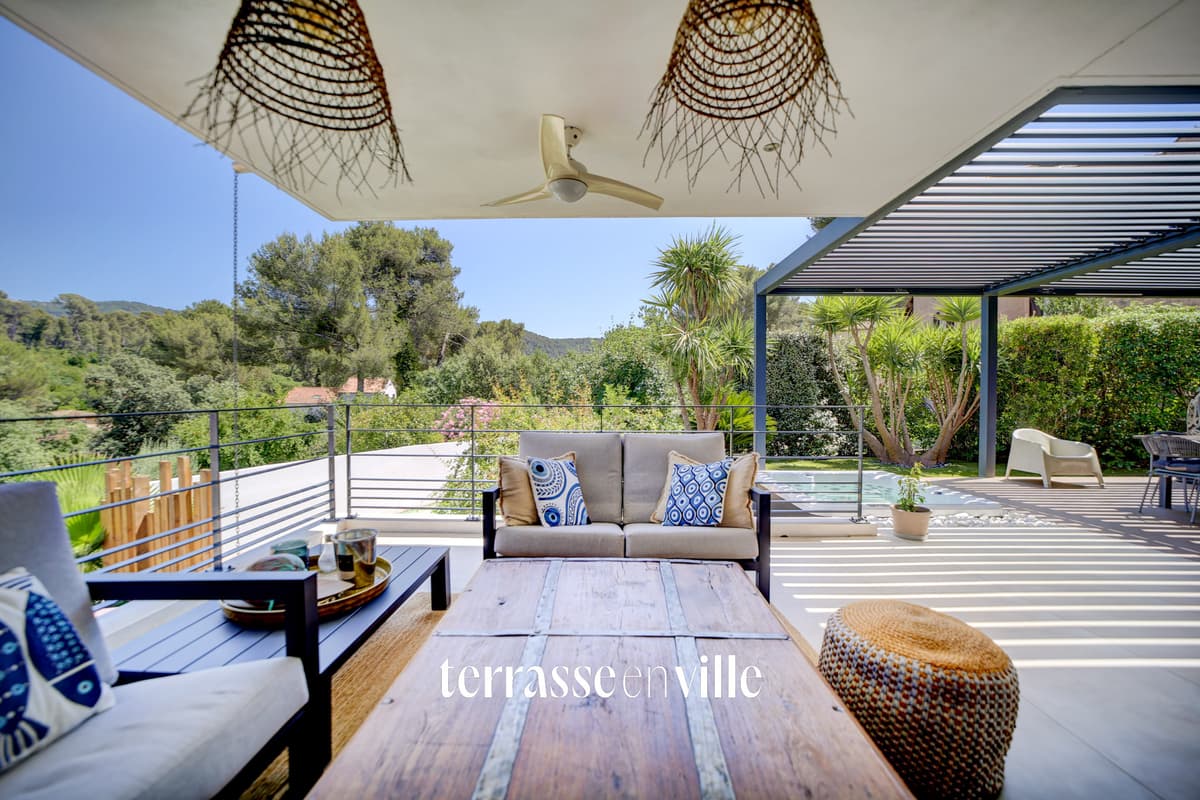 GÉMENOS - VILLAGE A PIED - VILLA D'ARCHITECTE T5 185M2 - DÉPENDANCE - CALME - 1 090 000 € - 3