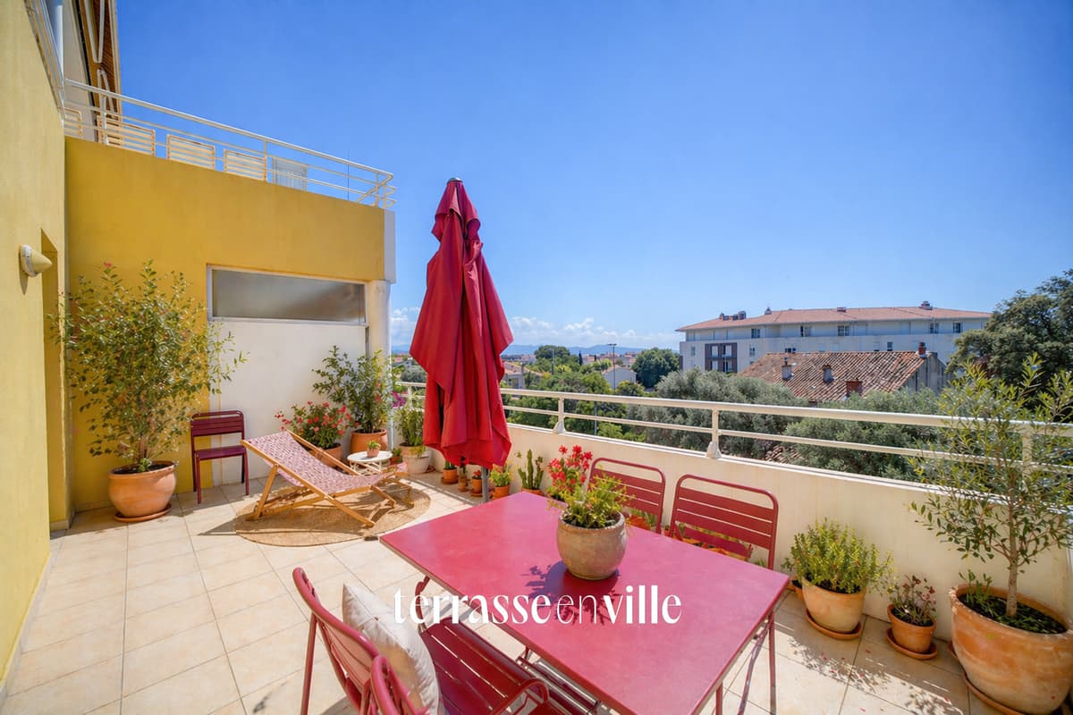LA CIOTAT - COEUR DE VILLE - APPARTEMENT T3 67m2 - TERRASSE - PARKING PRIVÉ - 1