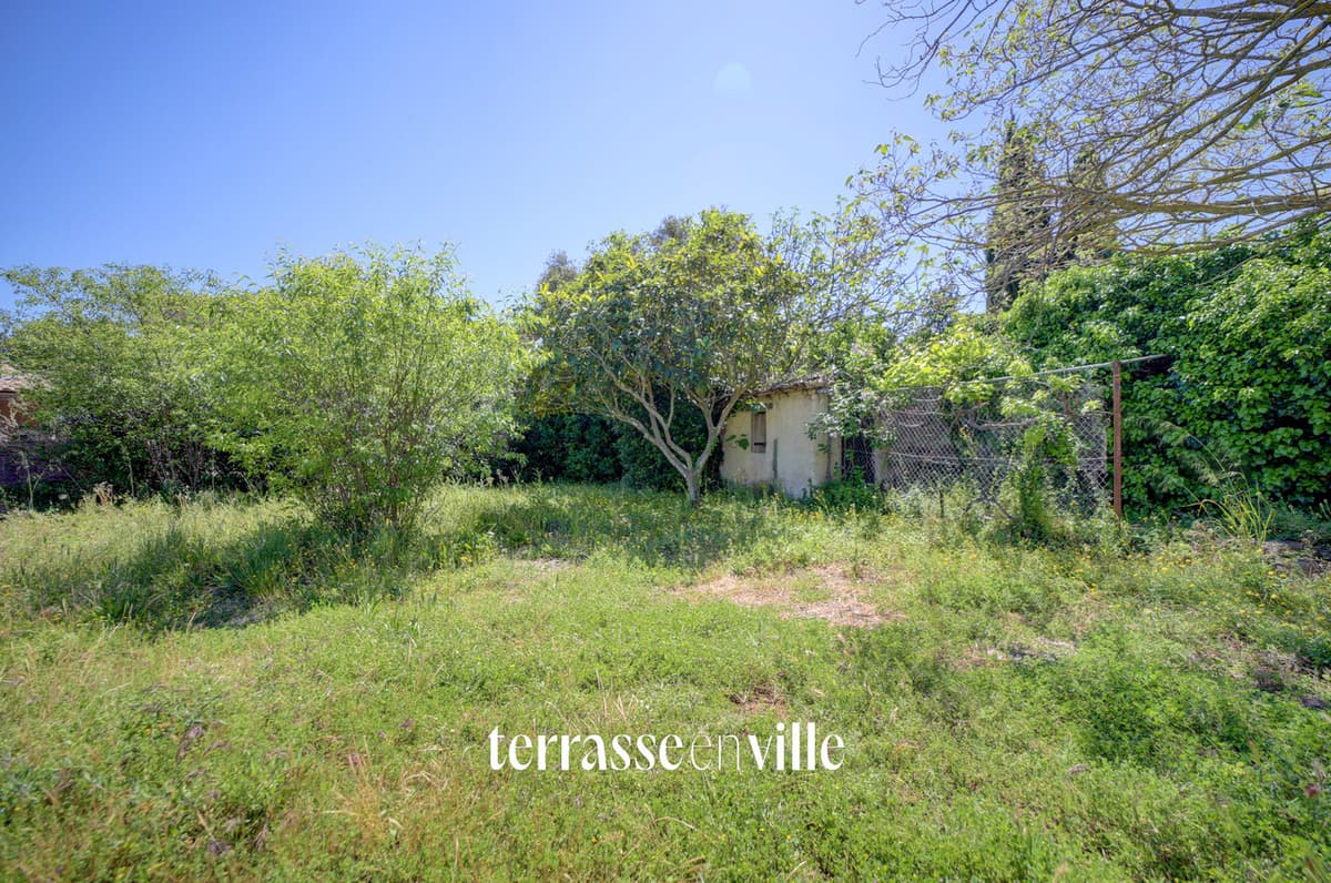 LA CIOTAT - PROCHE COMMERCES - MAISON 110 M2 T4 - JARDIN - PISCINE - PARKINGS - 5