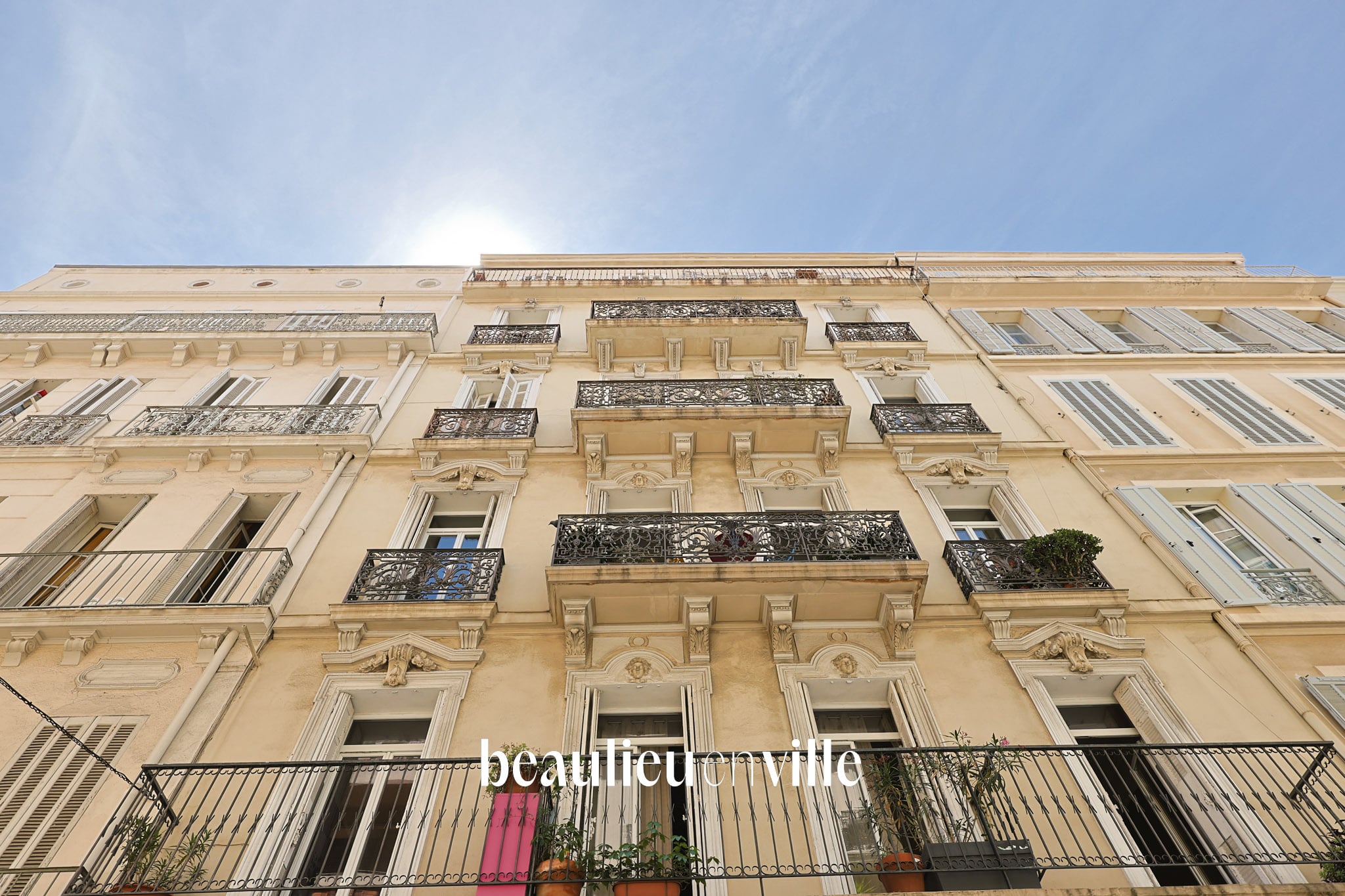 EXCLUSIVITE - TOULON - APPARTEMENT HAUSSMANIEN - 133 M2 - 3 CHAMBRES - CENTRE VILLE - 495 000 €