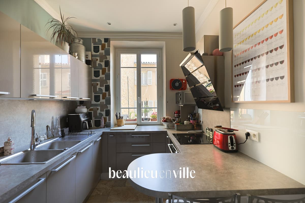 EXCLUSIVITE - TOULON - APPARTEMENT HAUSSMANIEN - 133 M2 - 3 CHAMBRES - CENTRE VILLE - 495 000 € - 7