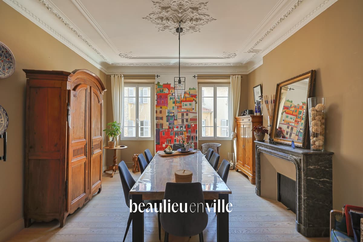 EXCLUSIVITE - TOULON - APPARTEMENT HAUSSMANIEN - 133 M2 - 3 CHAMBRES - CENTRE VILLE - 495 000 € - 5