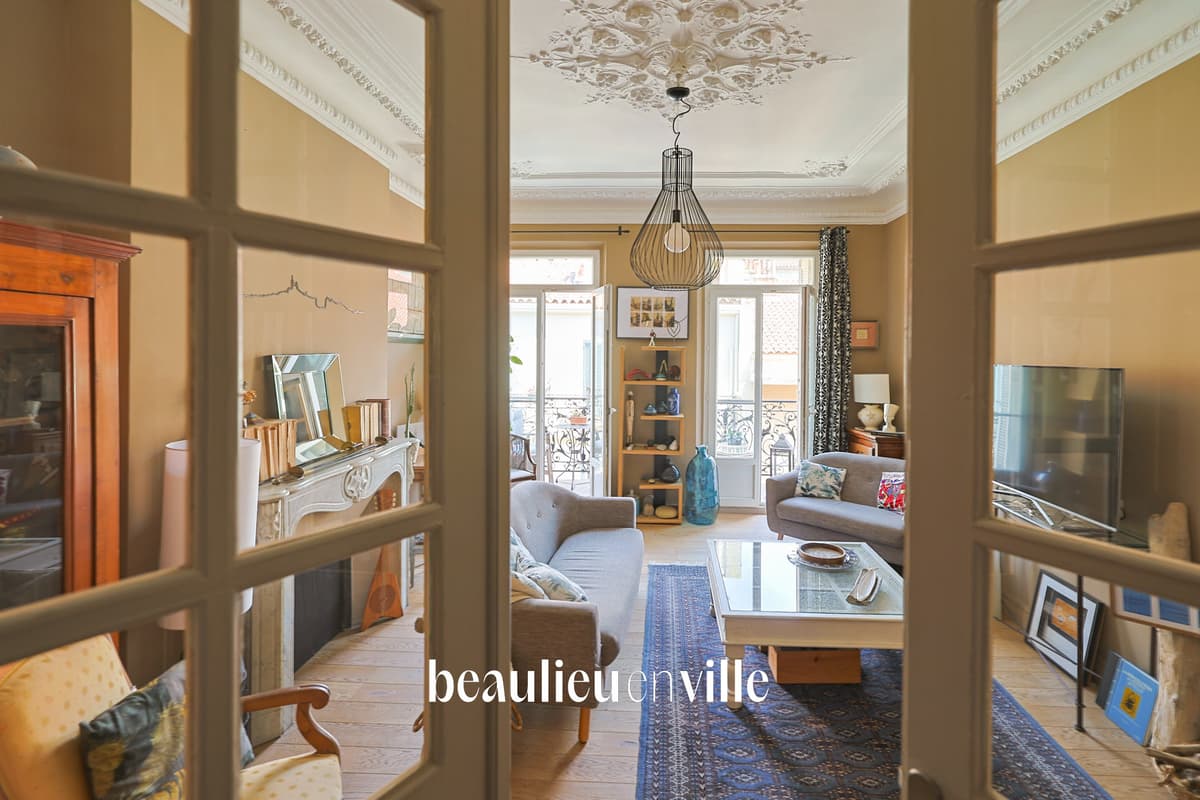 EXCLUSIVITE - TOULON - APPARTEMENT HAUSSMANIEN - 133 M2 - 3 CHAMBRES - CENTRE VILLE - 495 000 €