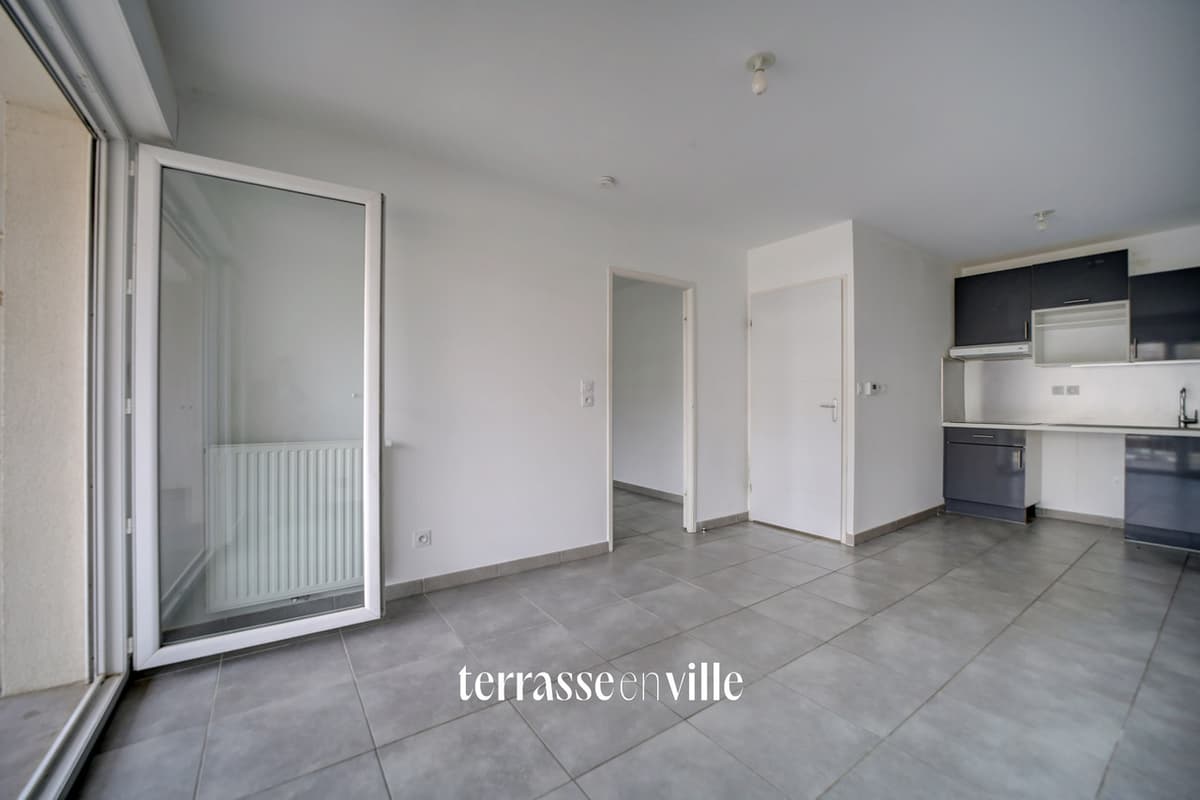 SAINT-CYR-SUR-MER - BEAU T2 RECENT - 38 M2 - TERRASSE - PISCINE - DOUBLE PARKING - CAVE - 239 000€ - 4