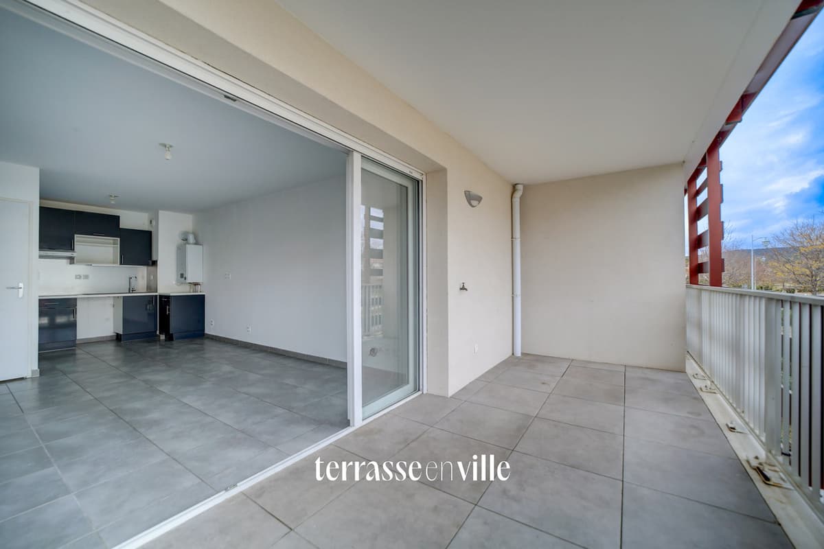 SAINT-CYR-SUR-MER - BEAU T2 RECENT - 38 M2 - TERRASSE - PISCINE - DOUBLE PARKING - CAVE - 239 000€ - 1