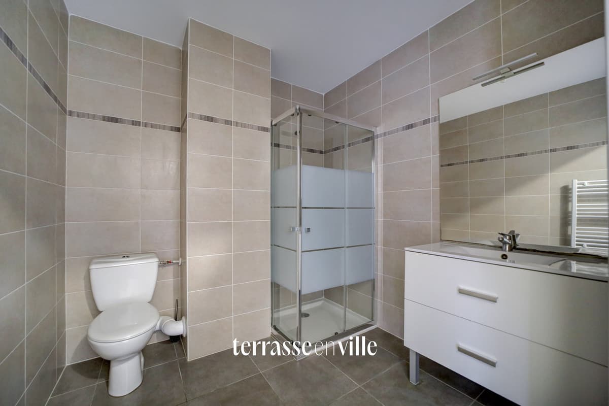 SAINT-CYR-SUR-MER - BEAU T2 RECENT - 38 M2 - TERRASSE - PISCINE - DOUBLE PARKING - CAVE - 239 000€ - 6