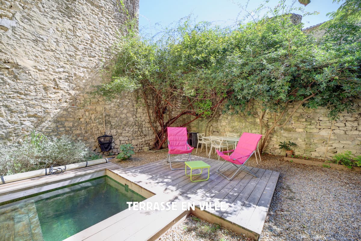 LUBERON - OPPEDE LE VIEUX - MAISON DE CHARME - 3 CHAMBRES D’HÔTES - 790 000 € - 4