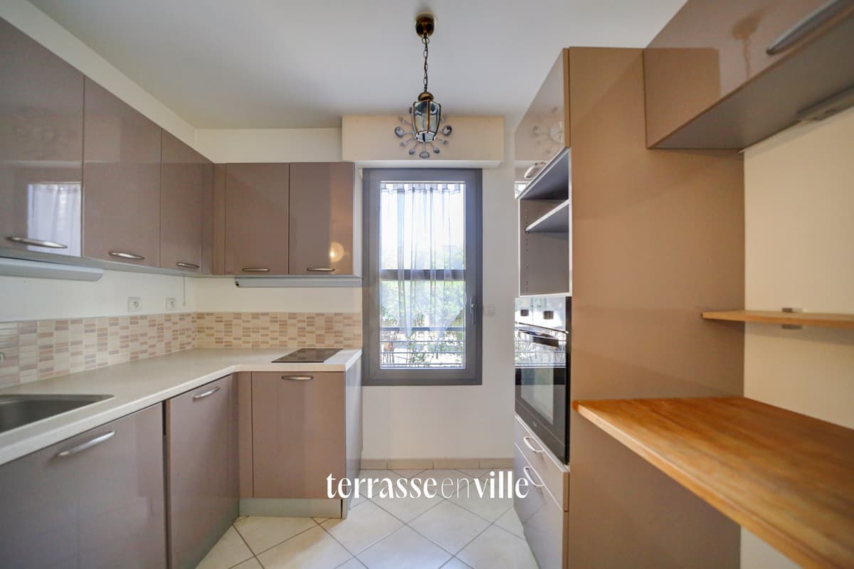 LA CIOTAT - BORD DE MER - APPARTEMENT T2 - 45 m2 - TERRASSE - 325 000 € - 6