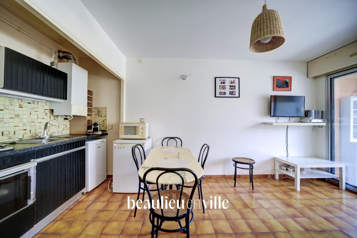 BANDOL - CENTRE-VILLE - GRAND STUDIO 30 M2 - LOGGIA - PROCHE PORT ET PLAGES - 4