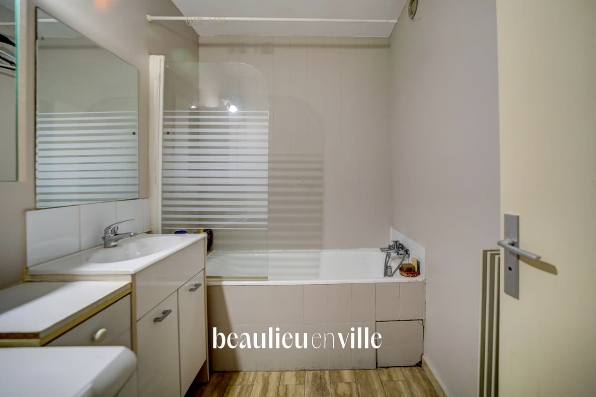 BANDOL - CENTRE-VILLE - GRAND STUDIO 30 M2 - LOGGIA - PROCHE PORT ET PLAGES - 6