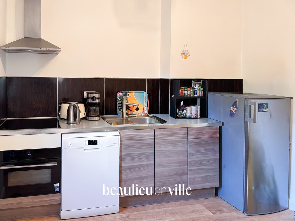 CHARMANT T2 - COEUR DE VILLE - 40M2 - PROCHE PORT ET PLAGES - PARFAIT ETAT - 179 000€ - 5