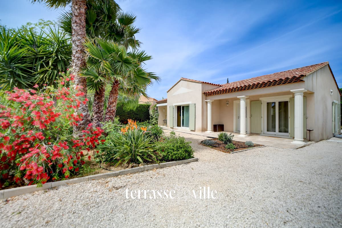 SAINT CYR SUR MER - VILLA PLAIN PIED T4 123M2 - DEPENDANCE - PROCHE VILLAGE A PIED - 3