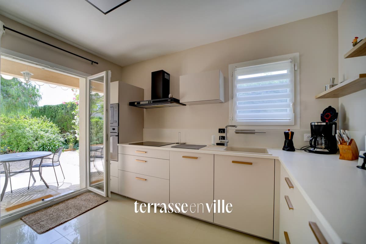 SAINT CYR SUR MER - VILLA PLAIN PIED T4 123M2 - DEPENDANCE - PROCHE VILLAGE A PIED - 5