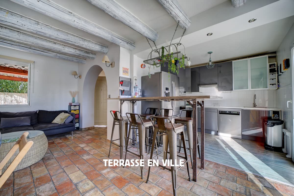 LA CIOTAT - MAISON INDIVIDUELLE - T4 - 91M2 - PISCINE - 4 PLACES DE PARKING - 550000€ - 4