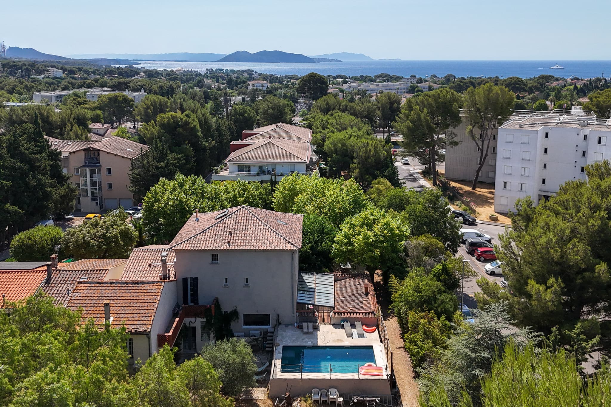 LA CIOTAT - MAS DE CARACTÈRE - T 11 - 366M2 - PARCELLE 2000M2 - PISCINE - 6
