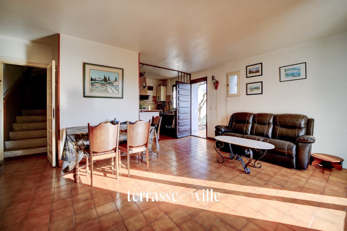 LA CIOTAT - PROCHE PORT - MAISON DE VILLE T4 - 83m2 - JARDIN - 485000€ - 3