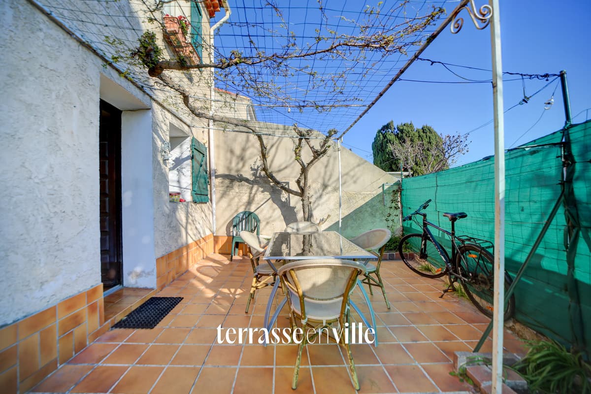 LA CIOTAT - PROCHE PORT - MAISON DE VILLE T4 - 83m2 - JARDIN - 485000€ - 2